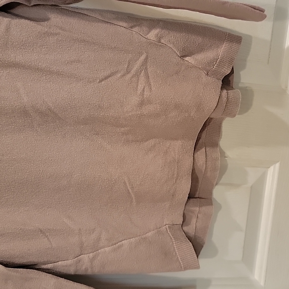 Old Navy Longsleeve Top - Picture 3 of 6